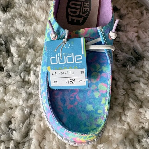 Hey Dude Wendy Flow Leopard Girls Casual Shoe - Picture 2 of 5